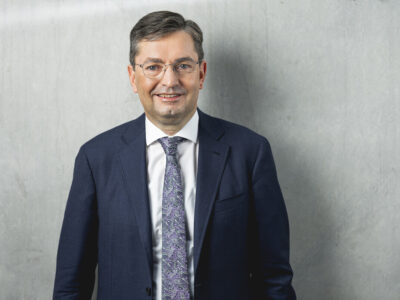 Eckhard Hassebrock Eckhard Hassebrock ist Vorstand der Thüringer Aufbaubank.