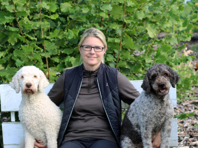 Echte Spürnasen: MIt den Hündinnen Jette und Alba geht Anja Kolbe-Nelde auf Trüffelsuche.