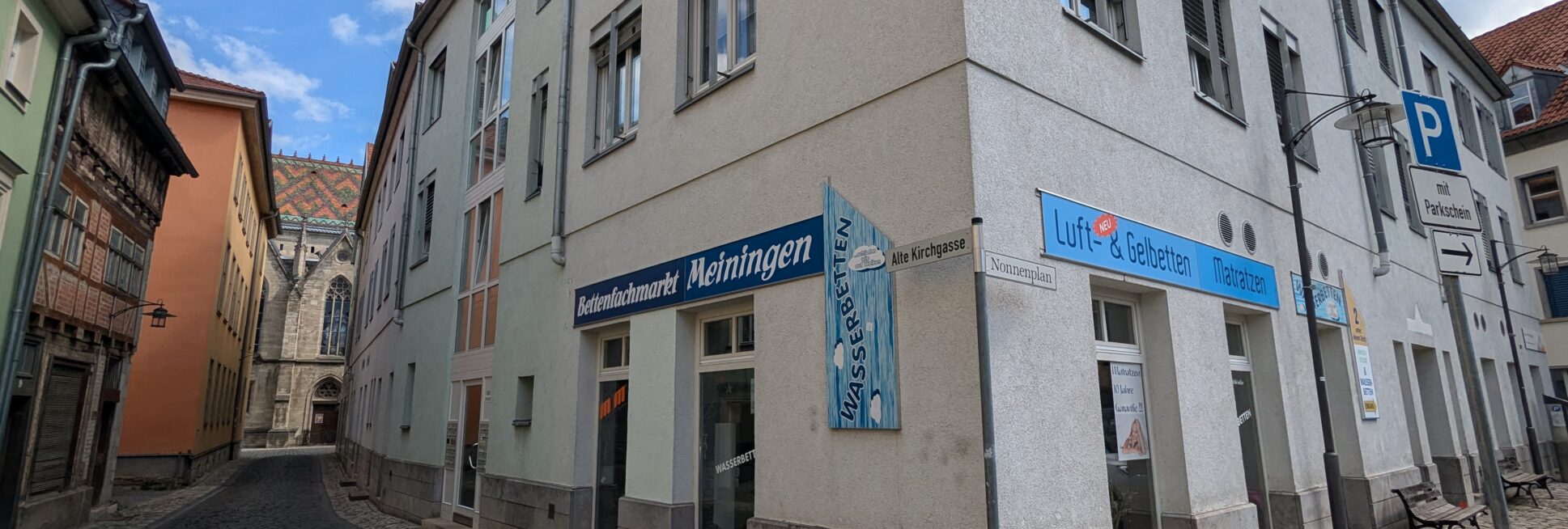 Der Bettenfachmarkt in der Meininger Altstadt von außen.