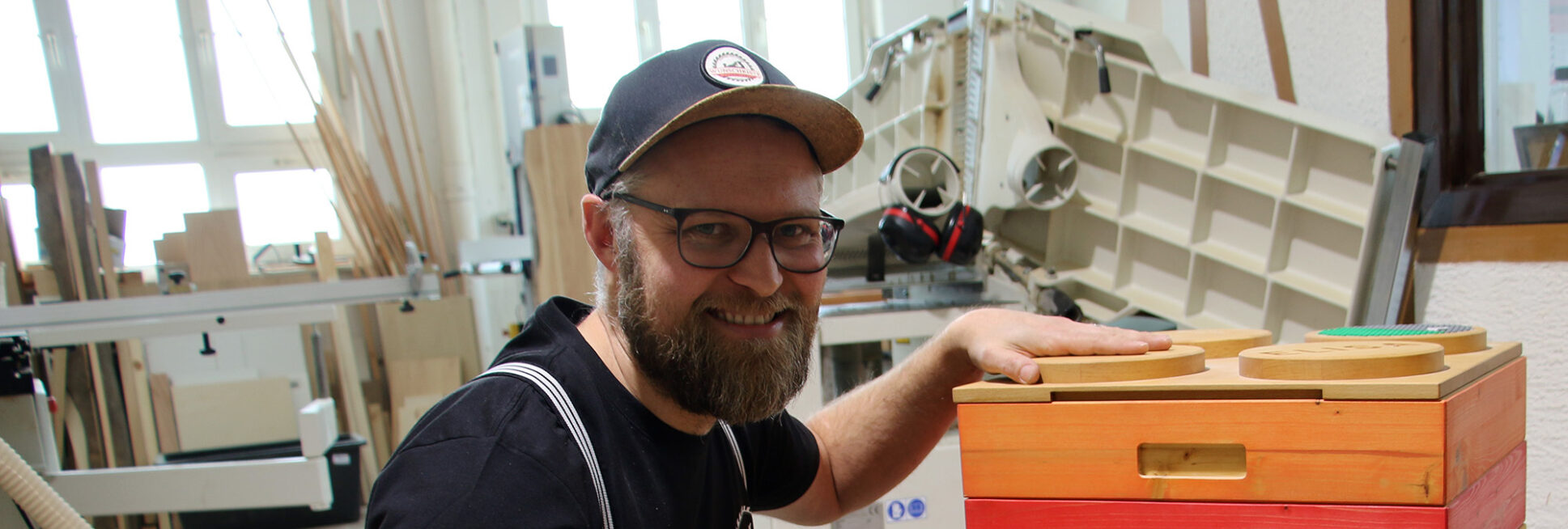 Lego-Fans aufgepasst: Die "WuKis", Kisten aus Holz, bieten viel Stauraum und können komplett individualisiert werden, sodass sie ins Wohnungsbild passen.