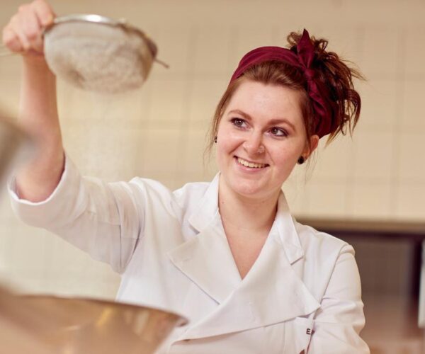 Emma Ehrhardt hat die Bäckerei in Kleinreinsdorf übernommen