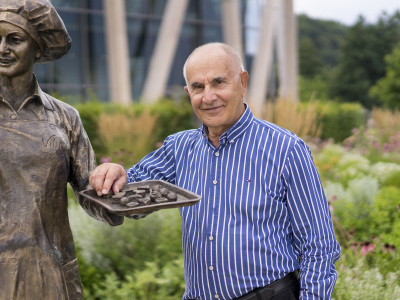 Karl Heinz Einhäuser ist geschäftsführender Gesellschafter der Viba Sweets GmbH, dem in Floh Seligenthal ansässigen Marktführer in Sachen edelster Nougatspezialitäten. (im Bild: Karl Heinz Einhäuser)