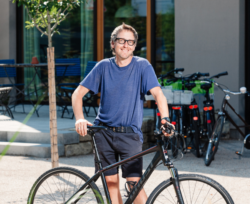 #Zuversicht: velo inn in Bad Berka (im Bild: Inhaber Dietmar Meier mit Fahrrad)