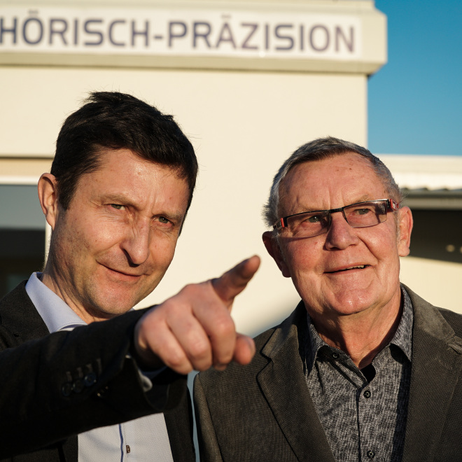 Unternehmensnachfolge - Hörisch Präzision (im Bild: Vater und Sohn Hörisch)