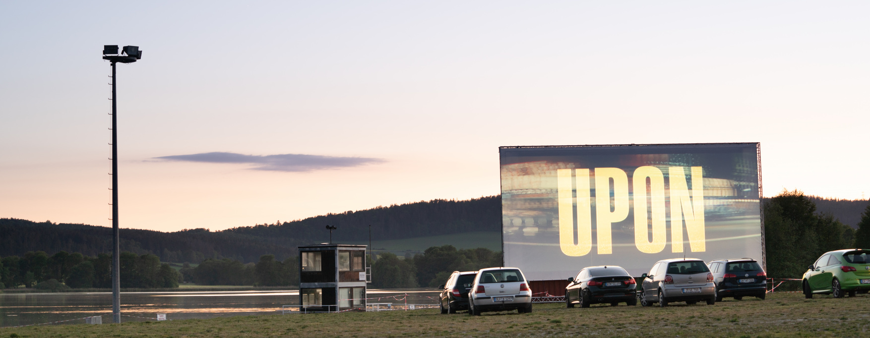 Neues Freizeitvergnügen im Auto (im Bild: Autokino am Stausee von Hohenfelden)