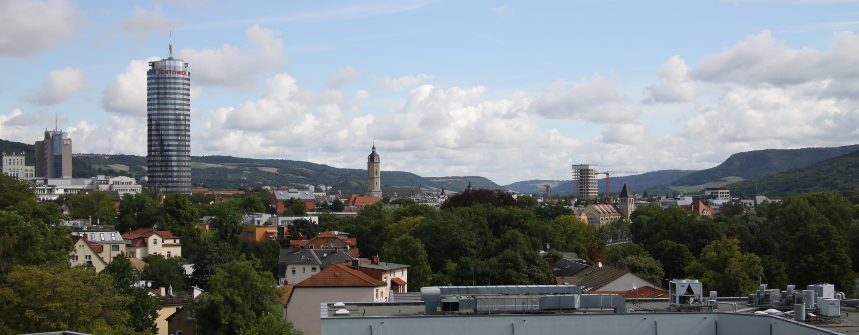 Für die Gewinnung von Fachkräften - Das Thüringen-Stipendium (auf dem Bild: der Blick über Jena aus Herrn Paulys Büro)