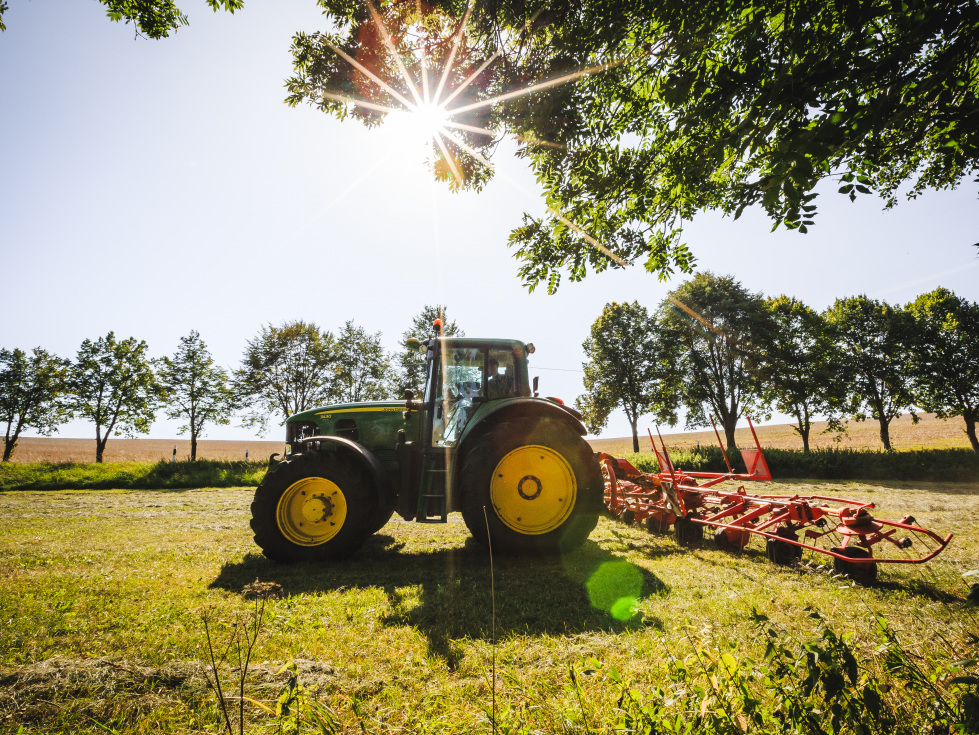Soforthilfe Landwirtschaft (im Bild: Traktor im Einsatz)