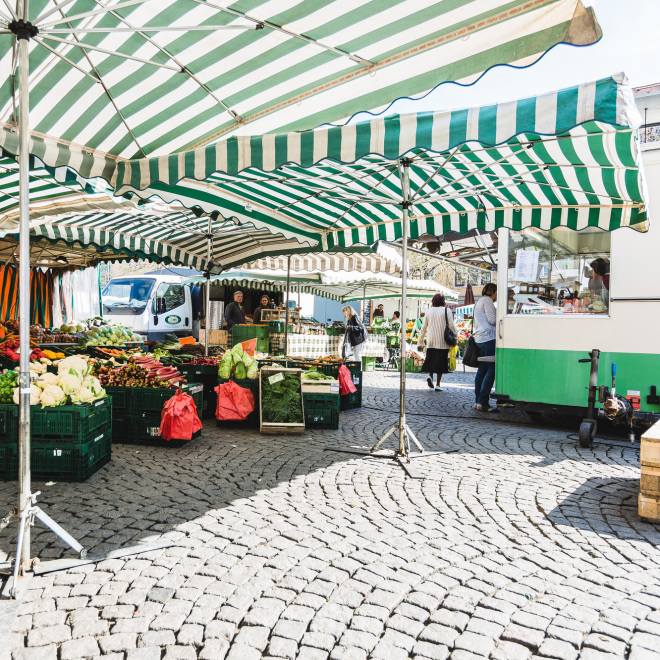 Förderung von Investitionen zur Verarbeitung und Vermakrtung landwirtschaftlicher Ökoerzeugnisse (IVV Teil B) (im Bild: ein Marktstand in Jena)